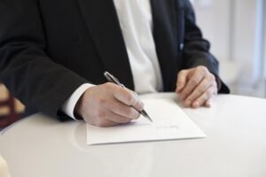 Quando a tradução juramentada é obrigatória em processos internacionais