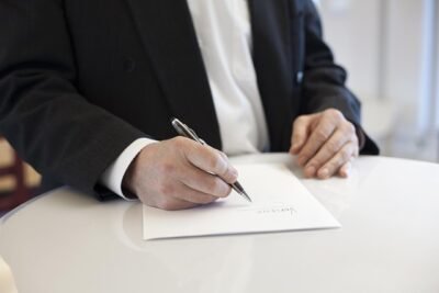 Quando a tradução juramentada é obrigatória em processos internacionais