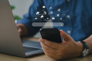 Descubra como otimizar seu site de aluguel de celulares para SEO tradicional e GEO, aumentando a visibilidade e atraindo mais clientes.